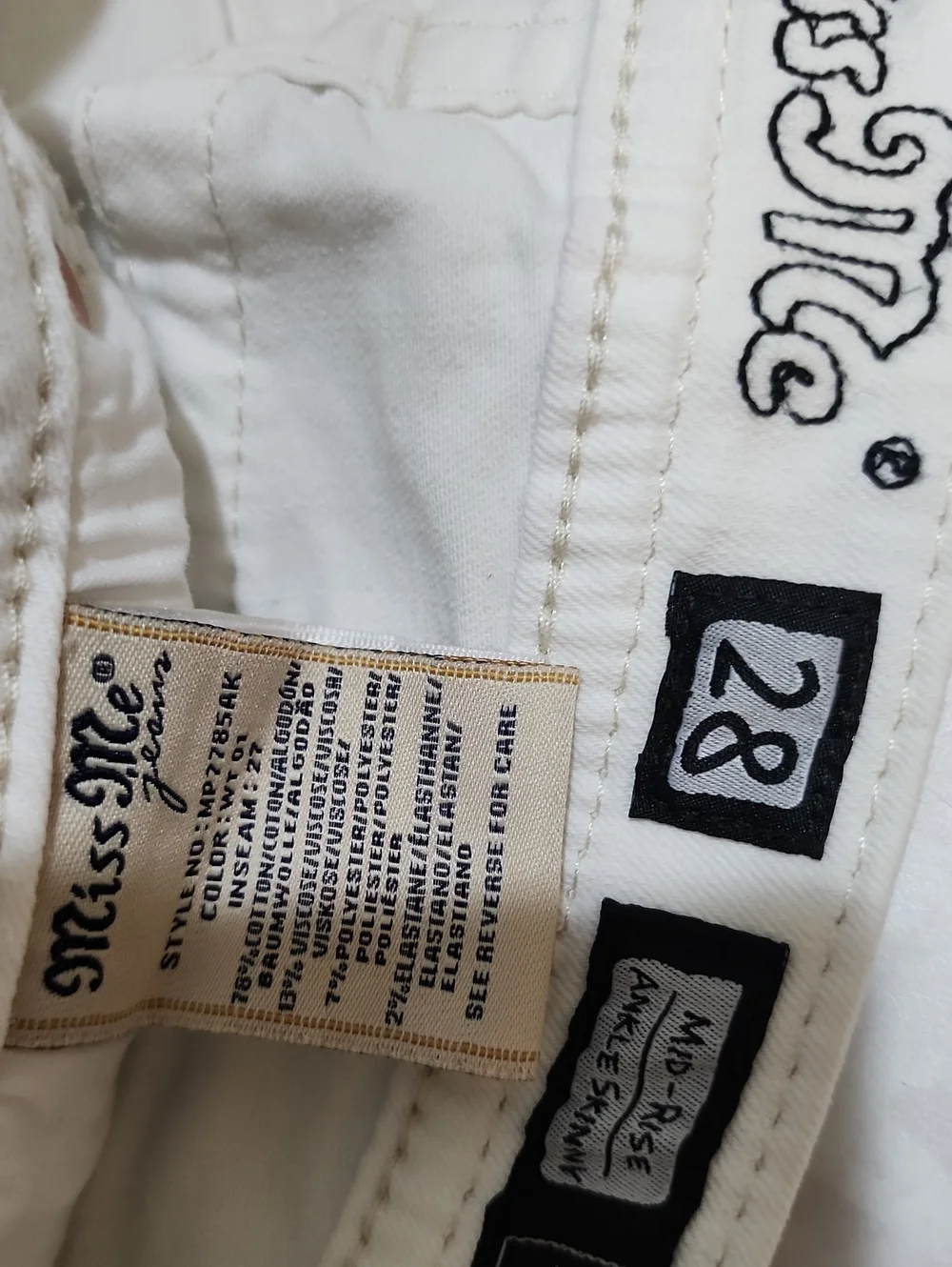 Miss Me White Embroidered Women’s Jeans Stylish Pocket Detail 28x27 number 2095